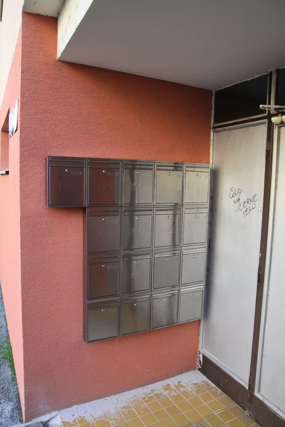 poštové schránky R panelákové stredné nerezové